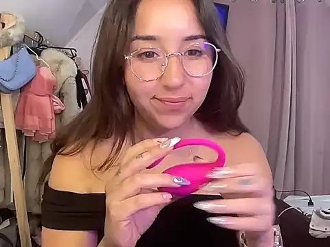 Snapshot of bbyluuuuu chatting on November 27, 3:07 am bbyluuuuu online show from November 27, 3:07 am