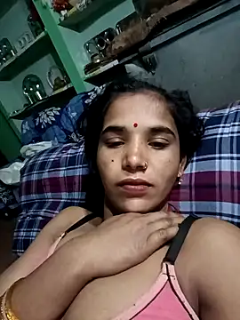 Snapshot of Uma_sain chatting on February 9, 12:30 am Uma sain online show from February 9, 12:30 am