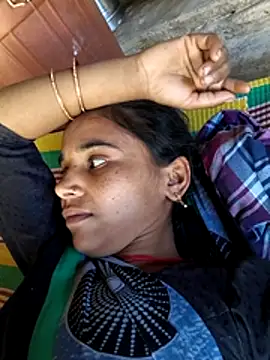 Snapshot of Uma_sain chatting on March 1, 8:47 am Uma sain online show from March 1, 8:47 am