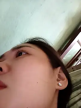 Lin-kute98 online show from April 11, 7:45 am