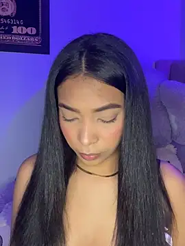 Snapshot of KarolRojas_22 chatting on February 1, 4:33 am KarolRojas 22 online show from February 1, 4:33 am