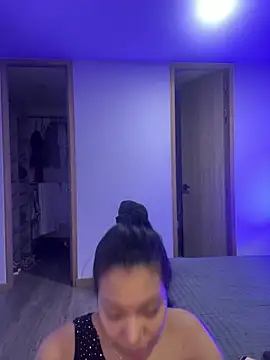 KarolRojas 22 online show from May 3, 3:33 am
