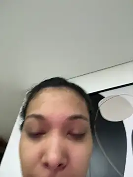 Snapshot of KarolRojas_22 chatting on June 10, 7:09 am KarolRojas 22 online show from June 10, 7:09 am