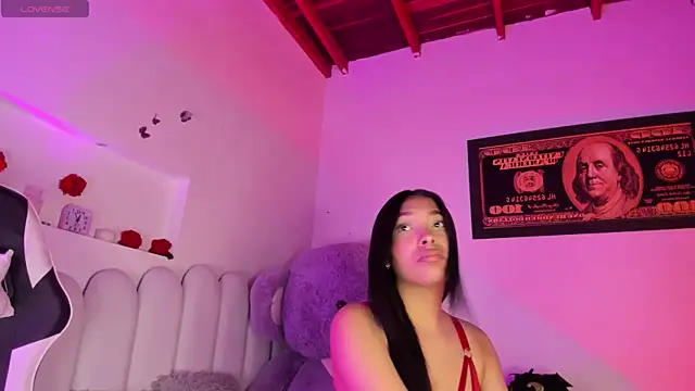Snapshot of KarolRojas_22 chatting on July 19, 2:53 am KarolRojas 22 online show from July 19, 2:53 am