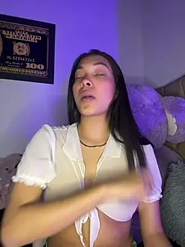 Snapshot of KarolRojas_22 chatting on February 9, 4:54 am KarolRojas 22 online show from February 9, 4:54 am