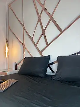 Celeste Valencia  online show from February 7, 4:20 am