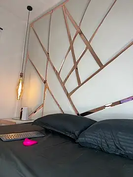 Celeste Valencia  online show from January 15, 4:05 am