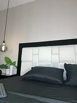 Celeste Valencia  online show from April 14, 4:39 am