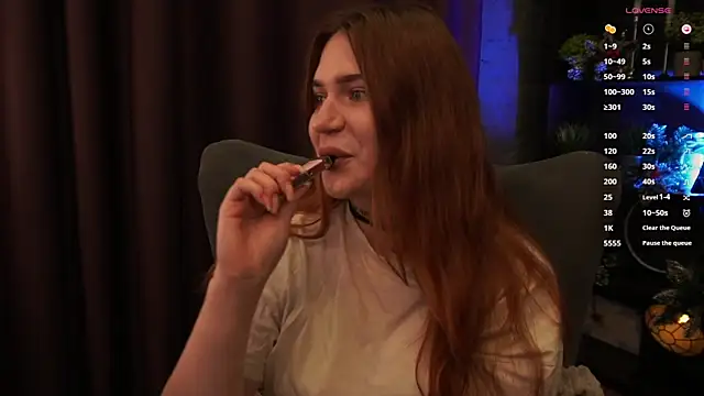 LucyLuice online show from December 2, 5:09 am