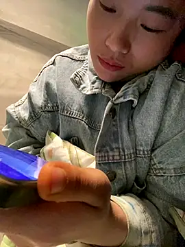 Snapshot of Ngoclan02 chatting on November 28, 6:02 am Ngoclan02 online show from November 28, 6:02 am