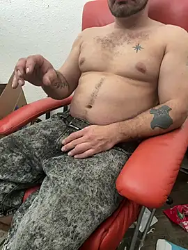 2addictivelyhorny online show from February 14, 11:27 pm