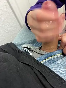 2addictivelyhorny online show from April 5, 9:21 pm