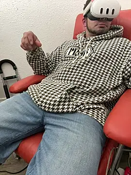 2addictivelyhorny online show from February 22, 7:11 am