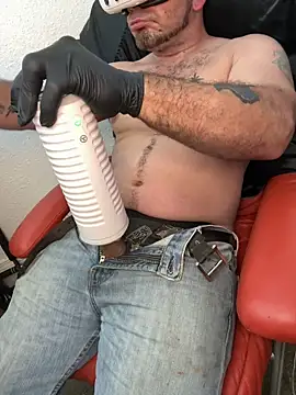 2addictivelyhorny online show from March 3, 10:11 am