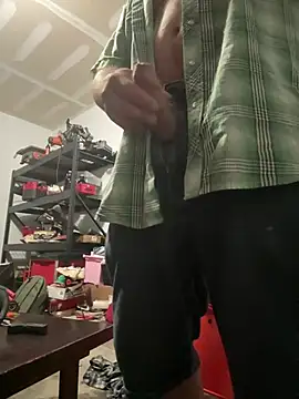 2addictivelyhorny online show from April 19, 7:42 am