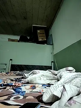 LianLaz online show from March 23, 2:50 pm