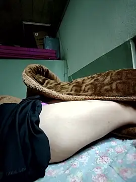 LianLaz online show from January 10, 2:01 pm