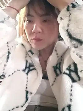 Lily-ross22 online show from January 12, 5:03 am