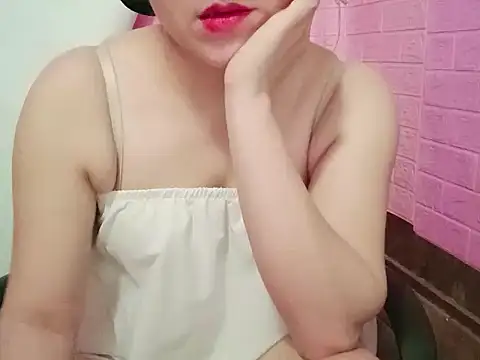 Lily-ross22 online show from May 12, 4:20 am