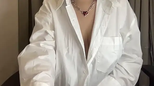 Snapshot of SGirld-2 chatting on March 31, 8:11 pm SGirld-2 online show from March 31, 8:11 pm