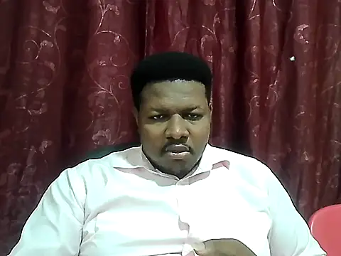 Snapshot of LovelyHughes chatting on December 18, 6:51 am LovelyHughes online show from December 18, 6:51 am