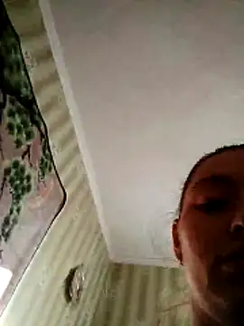 Snapshot of LoweredLockout chatting on February 1, 12:25 pm LoweredLockout online show from February 1, 12:25 pm