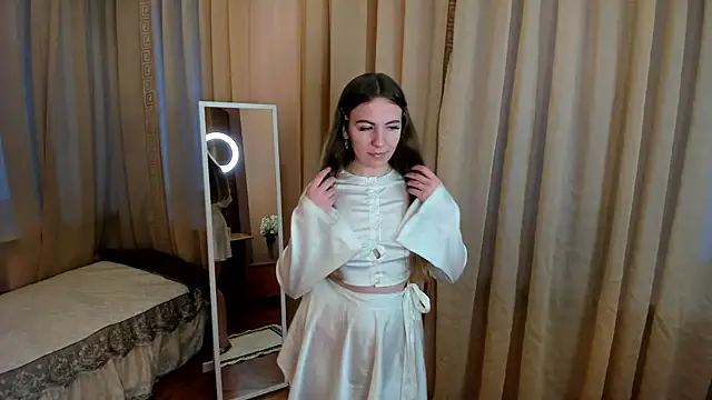 KiraRustle online show from November 27, 2:23 am