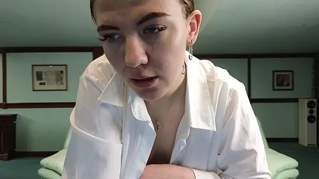 KiraRustle online show from December 17, 2:16 am