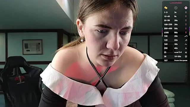 KiraRustle online show from February 4, 2:39 am