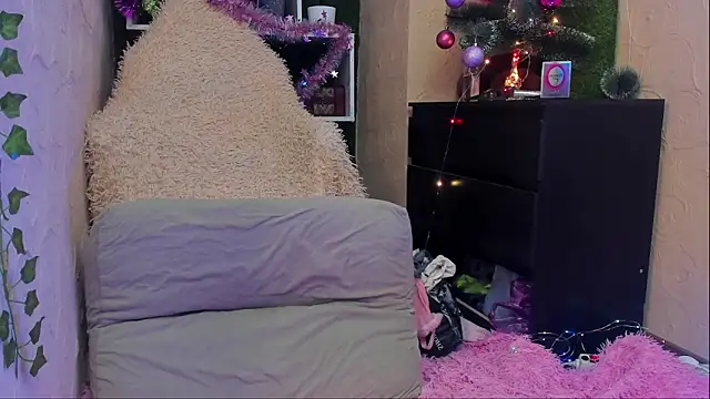 amelialy online show from January 9, 7:04 am