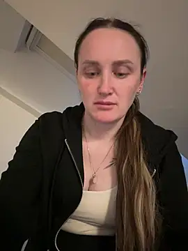 Snapshot of TomilaSi chatting on June 7, 7:08 pm TomilaSi online show from June 7, 7:08 pm