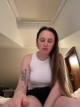 Snapshot of TomilaSi chatting on June 9, 6:53 pm TomilaSi online show from June 9, 6:53 pm