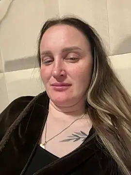 TomilaSi online show from April 7, 8:54 pm