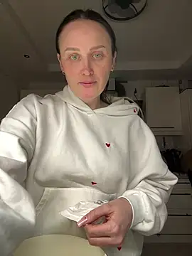 TomilaSi online show from February 8, 10:18 pm