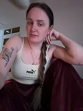 TomilaSi online show from April 10, 9:00 pm