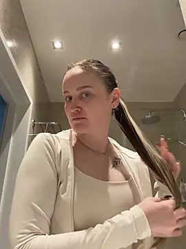 TomilaSi online show from April 13, 3:16 pm