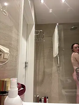 TomilaSi online show from April 3, 10:27 pm