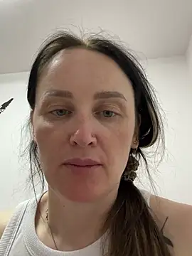 Snapshot of TomilaSi chatting on June 2, 10:54 pm TomilaSi online show from June 2, 10:54 pm