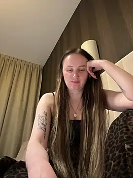 TomilaSi online show from April 15, 7:58 pm