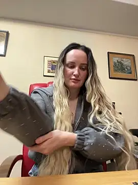 TomilaSi online show from November 26, 6:19 pm