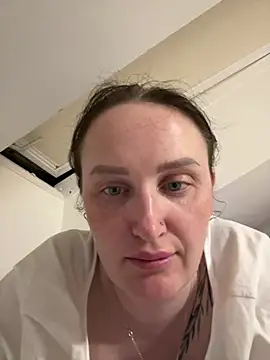 Snapshot of TomilaSi chatting on June 26, 9:42 pm TomilaSi online show from June 26, 9:42 pm