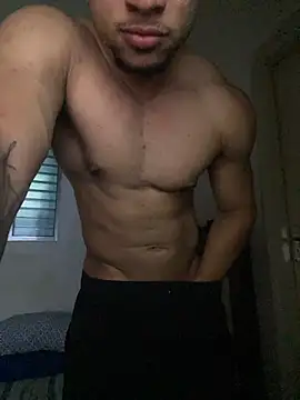 MoreninhoMagrinho online show from December 3, 3:40 am