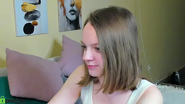 Olivia Riesz online show from April 5, 1:12 am