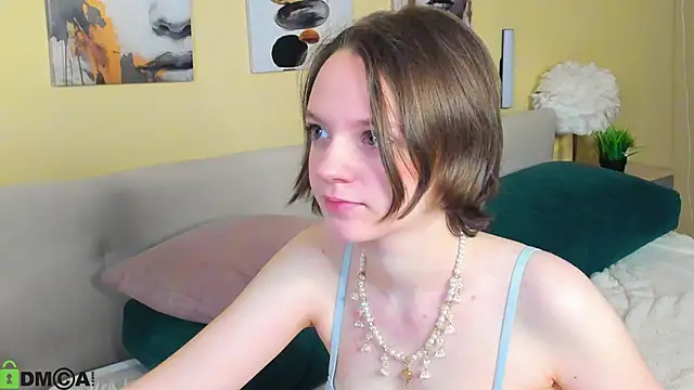 Olivia Riesz online show from May 5, 1:08 am