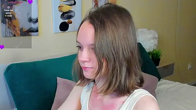 Olivia Riesz online show from March 20, 1:06 am