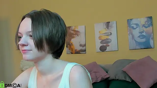 Olivia Riesz online show from April 11, 1:24 am