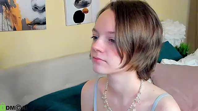 Olivia Riesz online show from May 9, 1:09 am