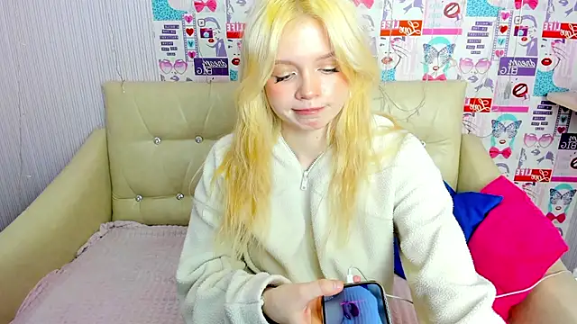 AlysaMeow online show from January 8, 10:10 am