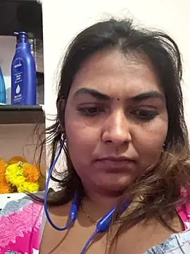 Tamil Smiley Queen online show from November 28, 10:04 am