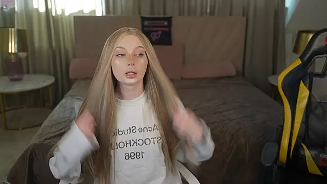 Dacota love online show from March 6, 11:27 am